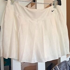 Nike Fit Dri White Pleated Tennis / Pickleball Skirt szS EUC